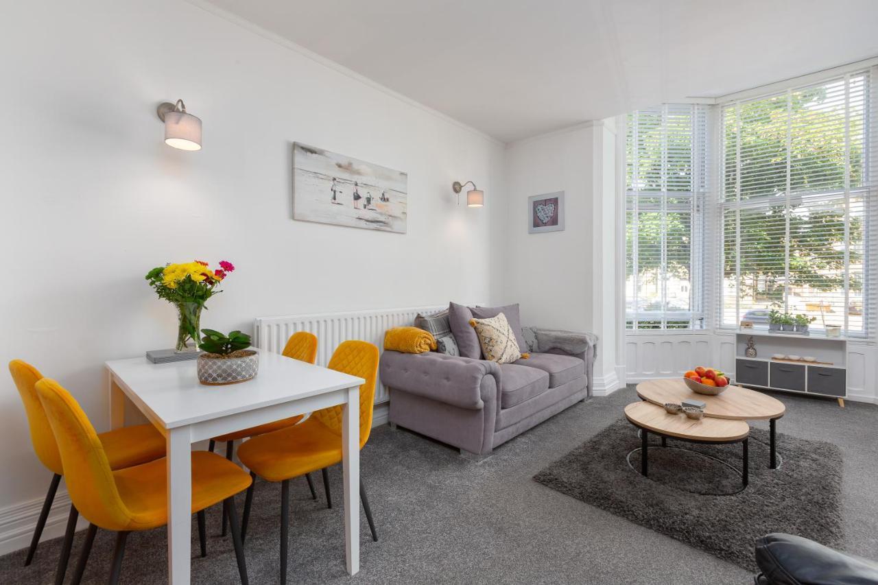 Charles Alexander Short Stay - Clifton Drive Beach Retreat Lytham St Annes Eksteriør billede